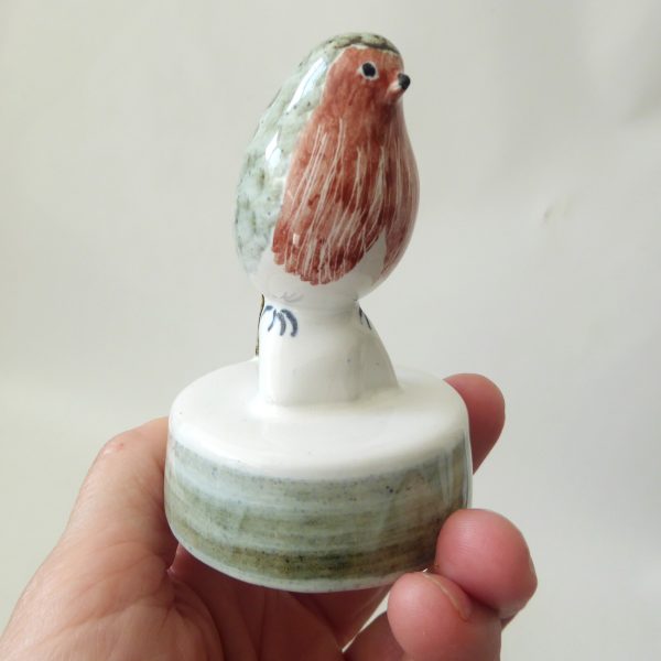Rye Pottery vintage Robin bird figurine. 1960s hand painted clay ornament statue - Image 11