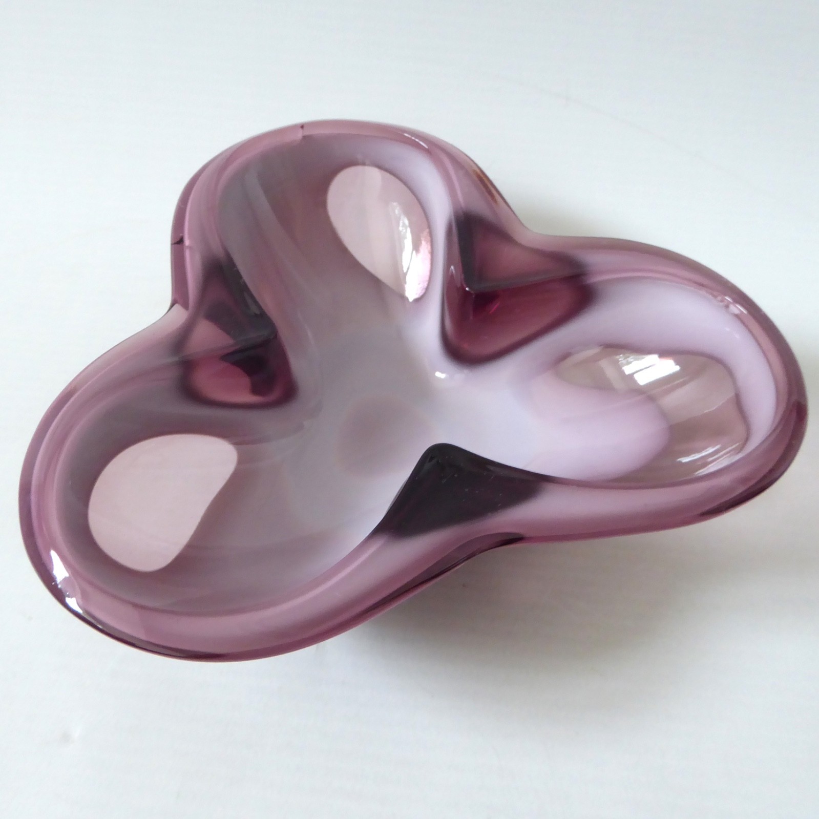 Sasaki Japan art glass tri dish bowl ashtray, mauve purple vintage retro 1970s - Image 5
