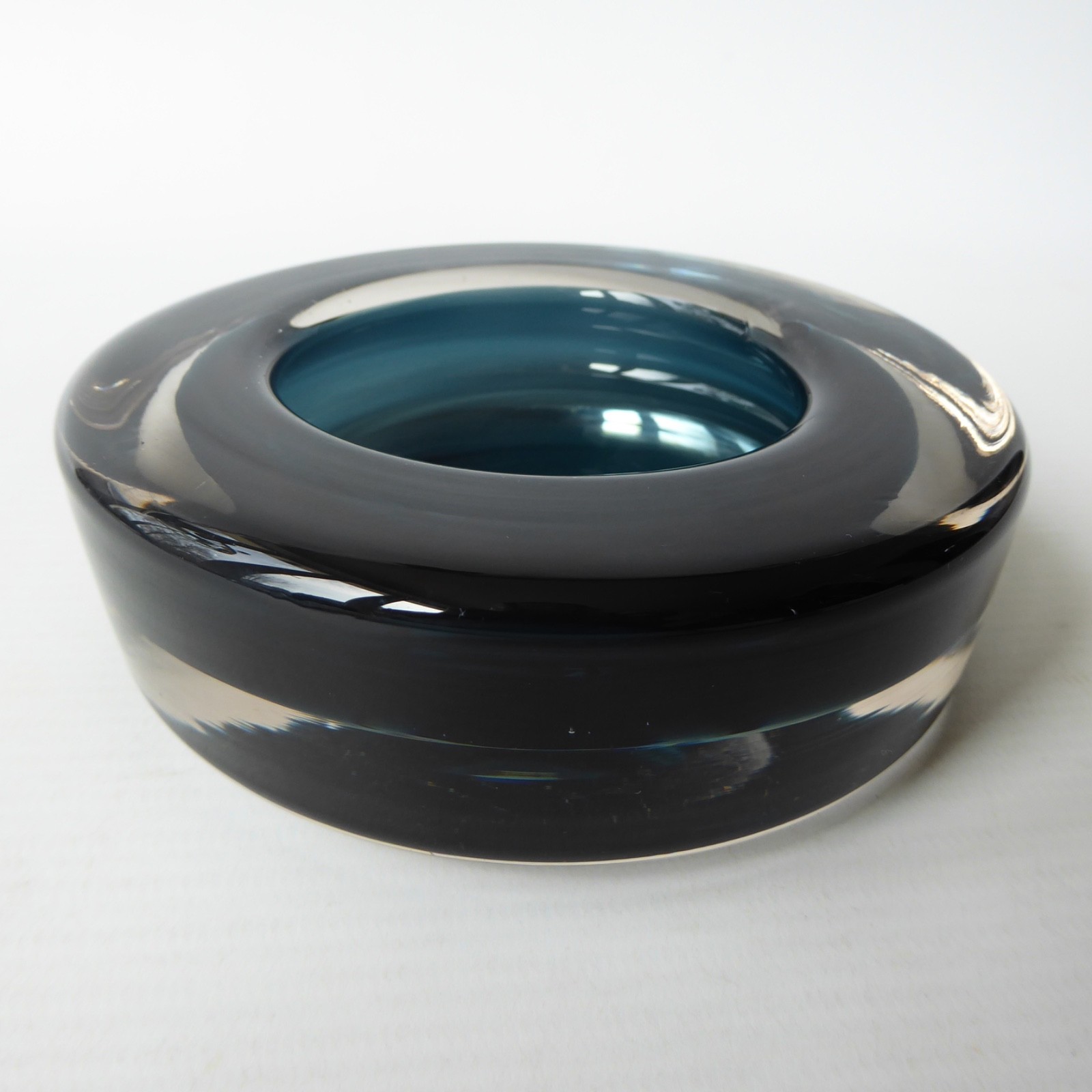 Vintage 1960s Whitefriars 9665 Indigo blue cased art glass bowl dish 4.5" Baxter - Image 3