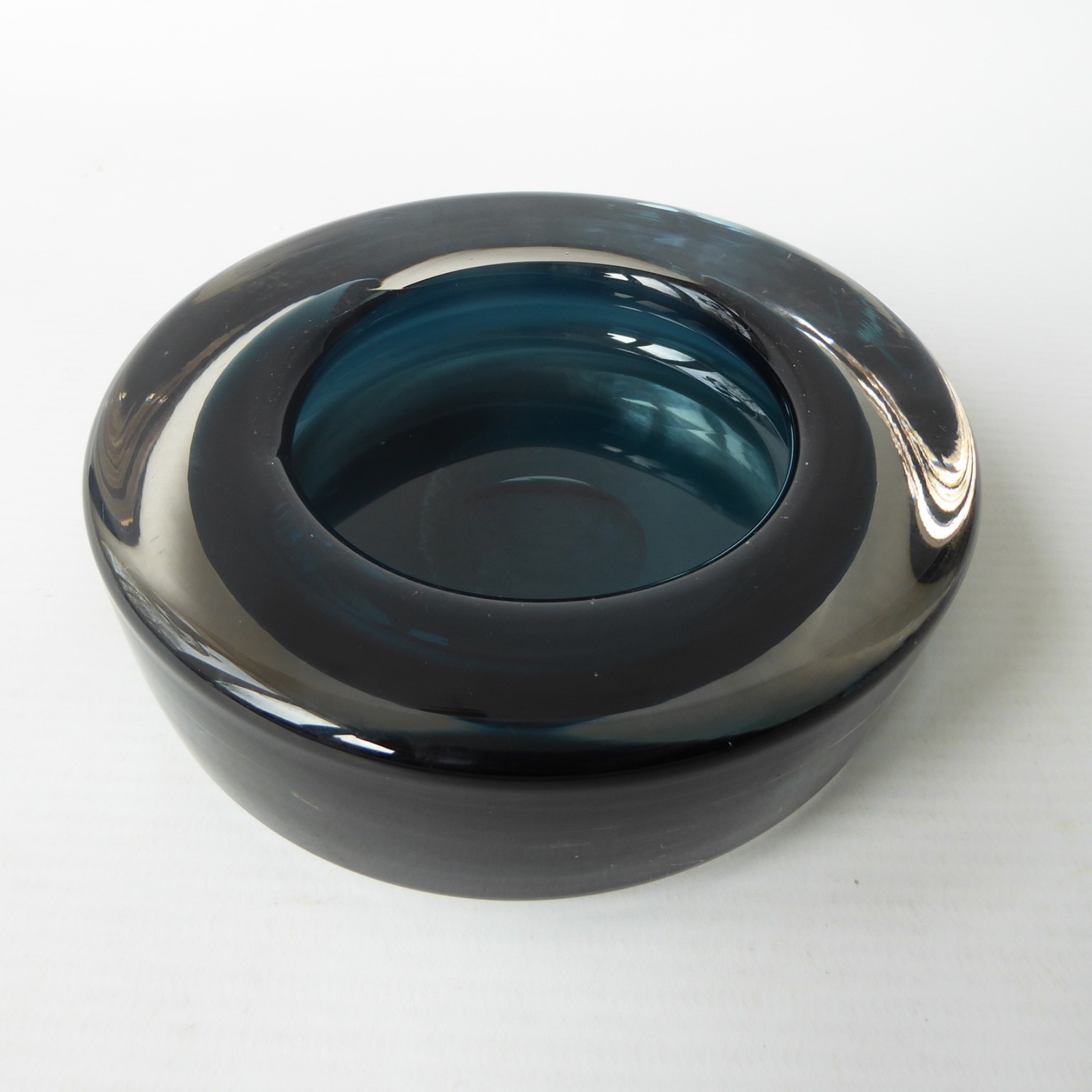 Vintage 1960s Whitefriars 9665 Indigo blue cased art glass bowl dish 4.5" Baxter - Image 4