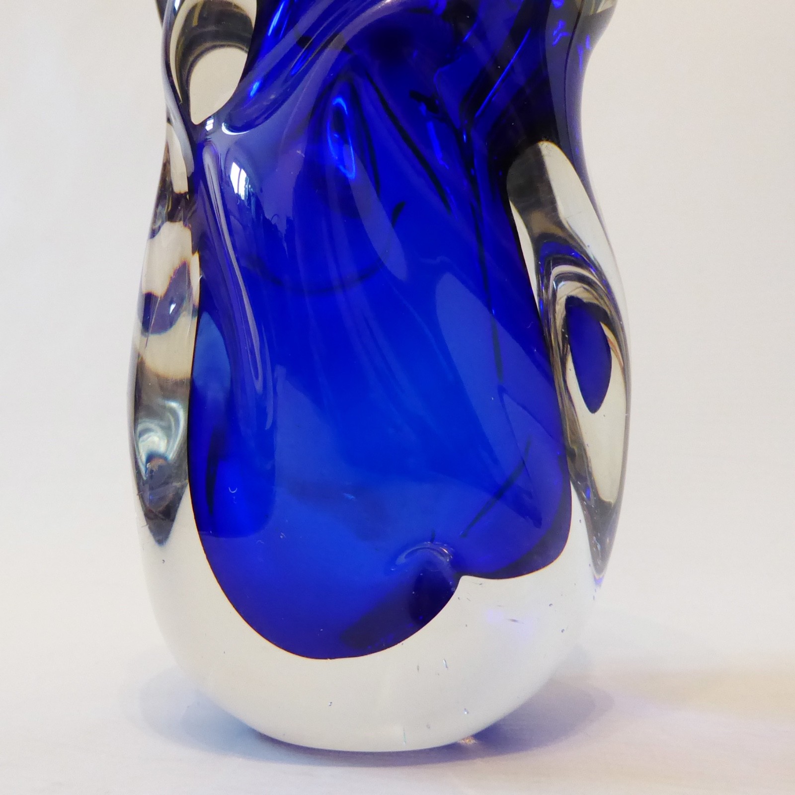 Vintage Czech Bohemian art glass knobbly vase, deep blue cased. 1960s, Beranek - Image 4