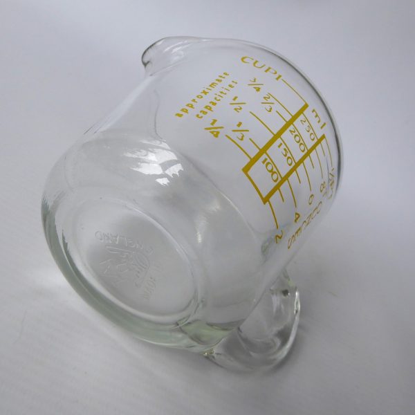 Vintage JAJ Pyrex glass small capacity measuring jug, yellow. Cups, ml, ounces - Image 11