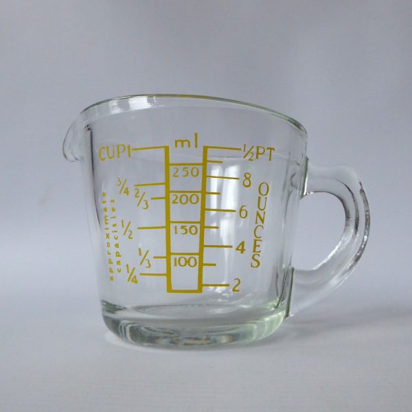 Vintage JAJ Pyrex glass small capacity measuring jug, yellow. Cups, ml, ounces - Image 3