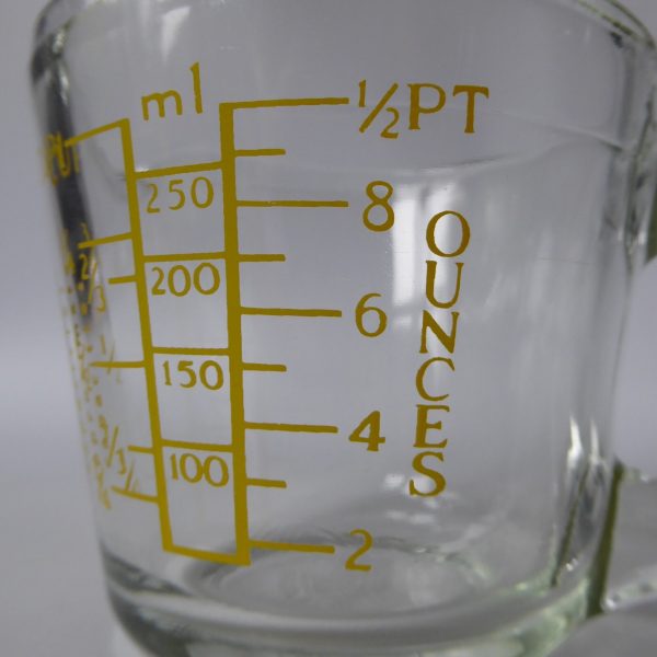 Vintage JAJ Pyrex glass small capacity measuring jug, yellow. Cups, ml, ounces - Image 9