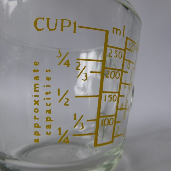 Vintage JAJ Pyrex glass small capacity measuring jug, yellow. Cups, ml, ounces - Image 10