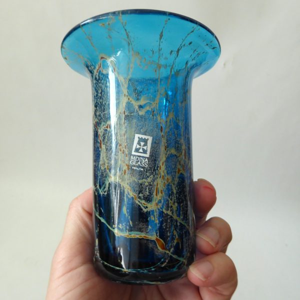 Vintage Mdina turquoise blue, gold trails art glass flared cylinder vase, Malta - Image 4