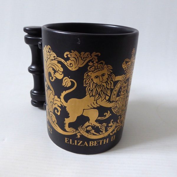 Vintage Portmeirion Pottery mug cup, Silver Jubilee Elizabeth II 1977 black gold - Image 4