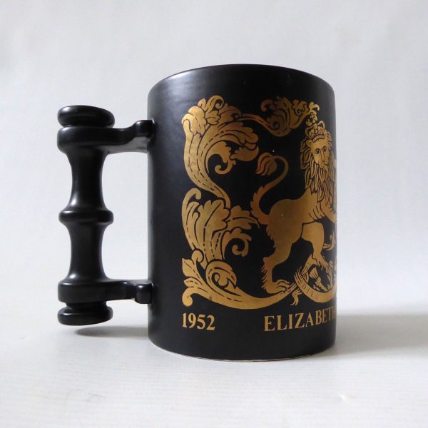 Vintage Portmeirion Pottery mug cup, Silver Jubilee Elizabeth II 1977 black gold - Image 5