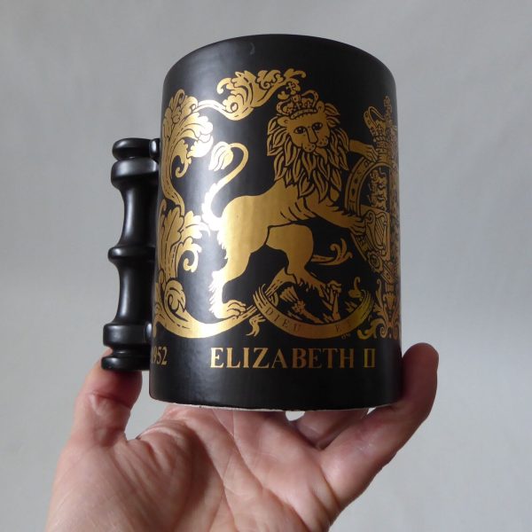 Vintage Portmeirion Pottery mug cup, Silver Jubilee Elizabeth II 1977 black gold - Image 9