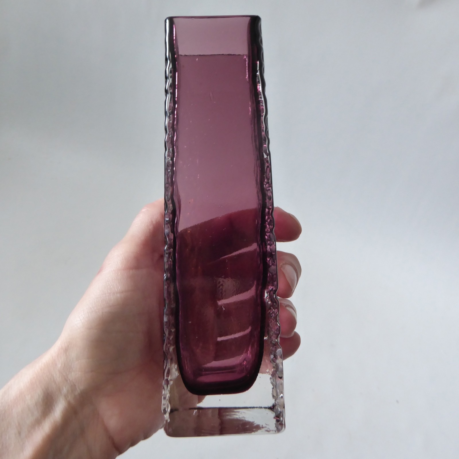 Whitefriars 9683 Aubergine purple 6.75" Nailhead vase. Vintage plum, 1970s. Chip - Image 12
