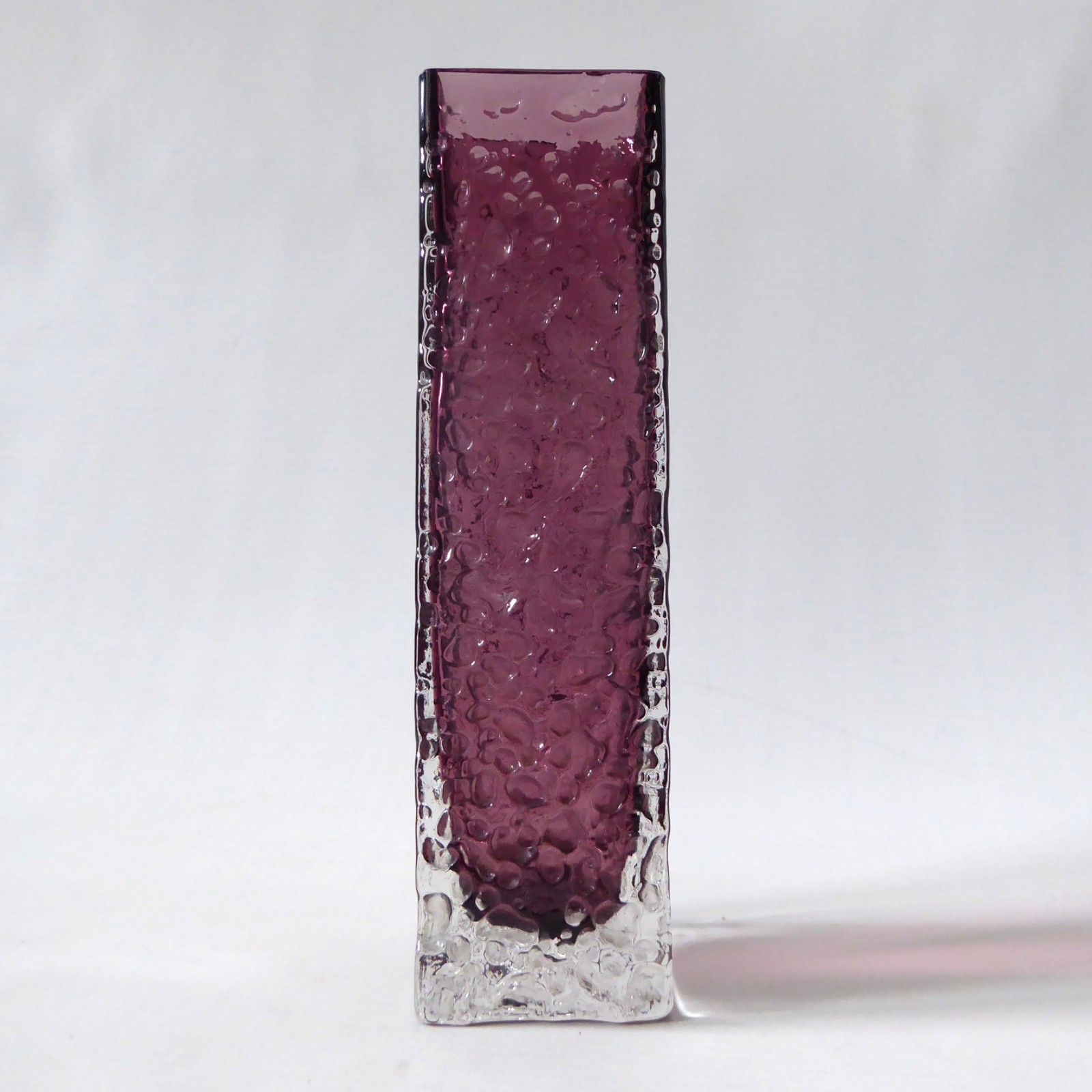 Whitefriars 9683 Aubergine purple 6.75" Nailhead vase. Vintage plum, 1970s. Chip - Image 3