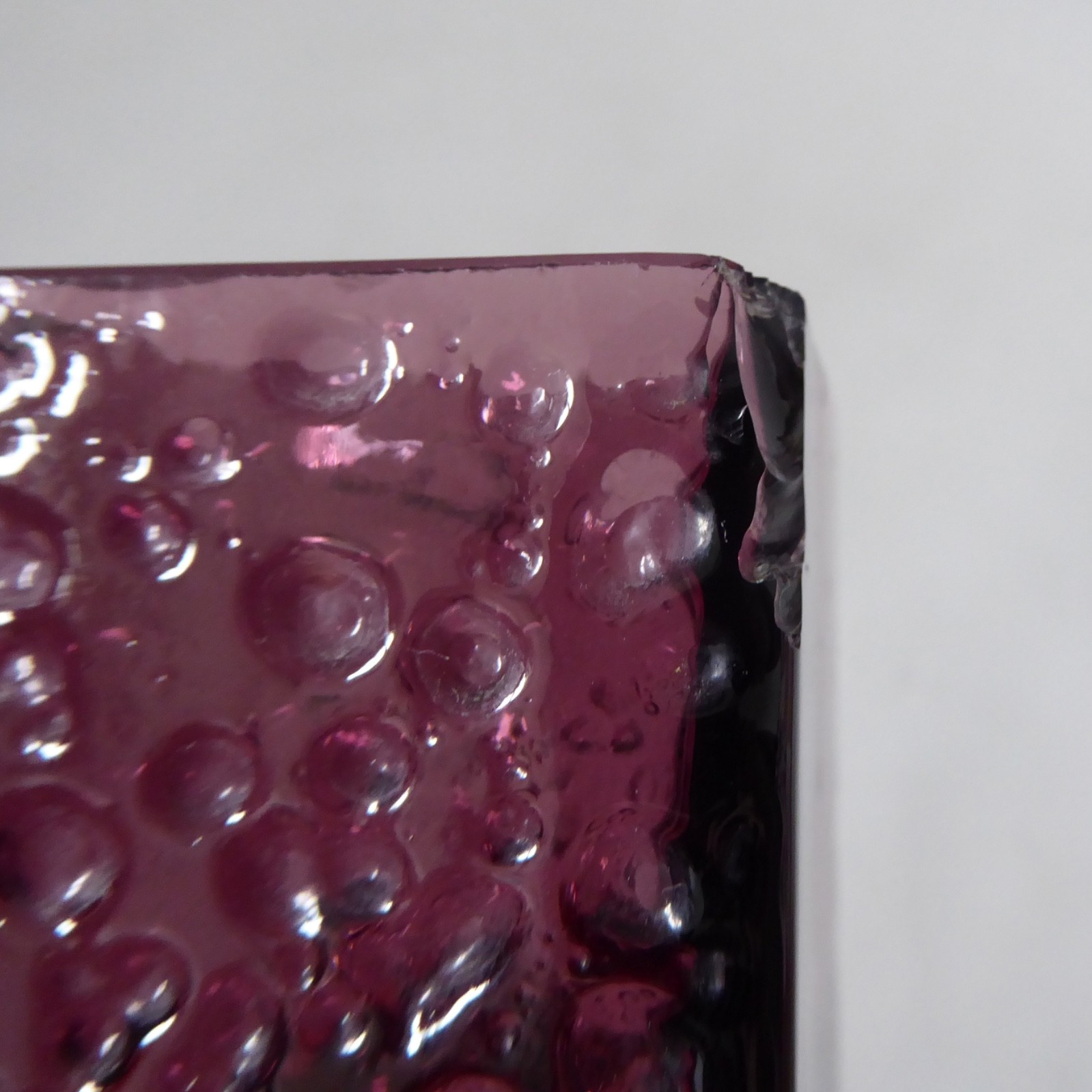 Whitefriars 9683 Aubergine purple 6.75" Nailhead vase. Vintage plum, 1970s. Chip - Image 10