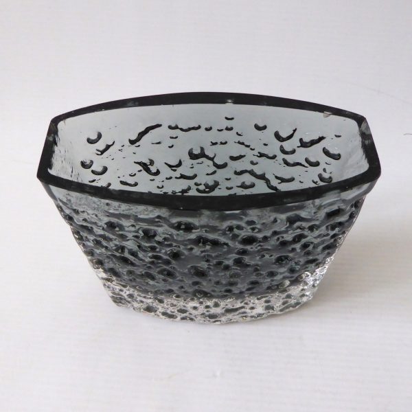 Whitefriars bow fronted nailhead 9685 pewter grey art glass vase, Baxter 60s/70s - Image 4