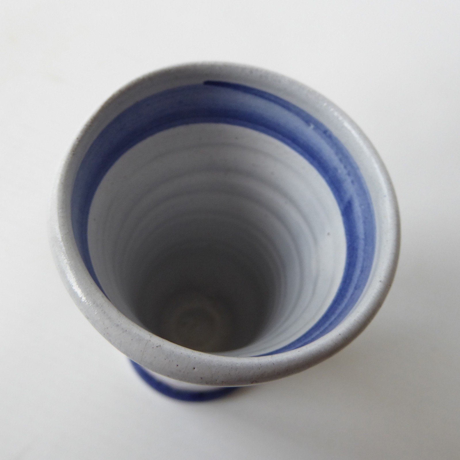 1955-1956 vintage Rye Pottery small vase. 1950s clay striped posy pot. Studio 3" - Image 9