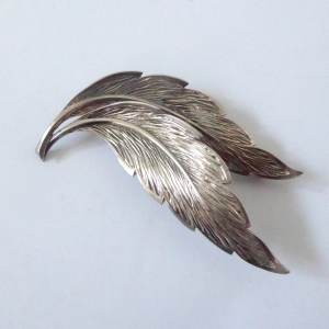 1966 Vintage sterling silver 925 2 leaf brooch, leaves DJ. 6cm long Retro 1960s