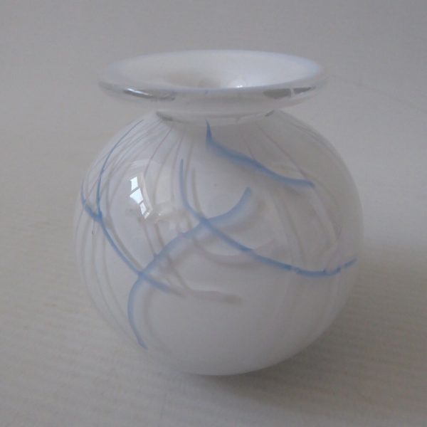 Adrian Sankey vintage art glass bud vase, round white opaline + streaks lines - Image 5