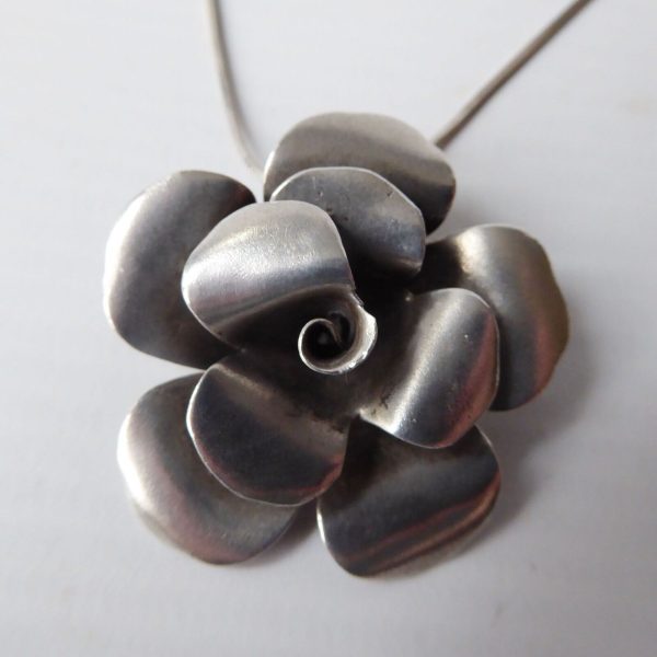 Ail Aluma sterling silver 925 rose flower pendant, 19" box chain necklace, 11g - Image 3