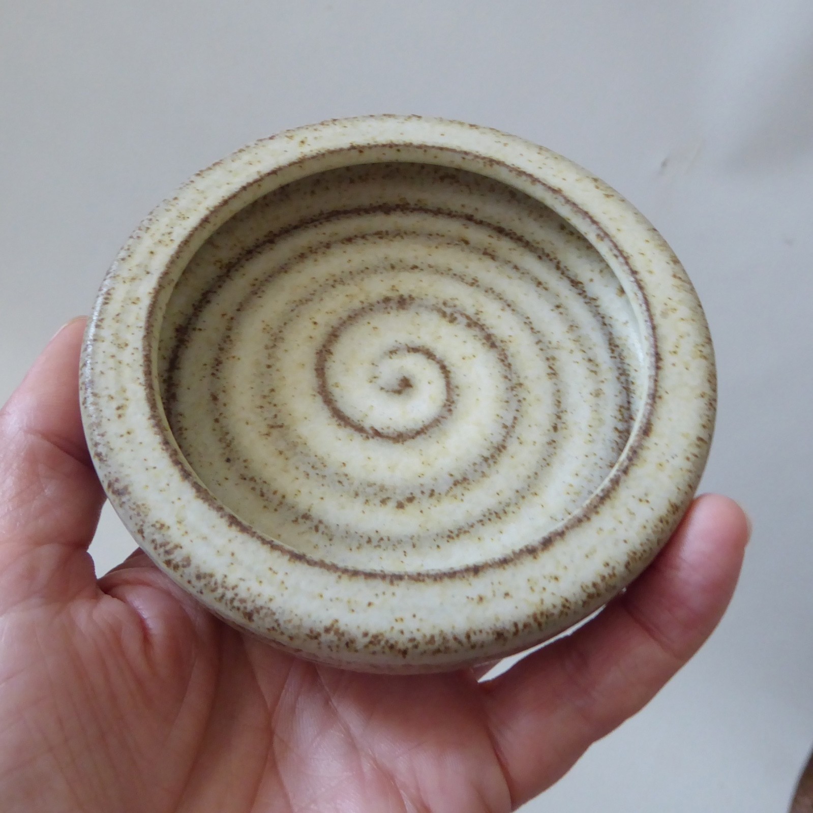 Broadstairs Pottery vintage wine bottle coaster, retro 1970s mid century, Kent - Image 7