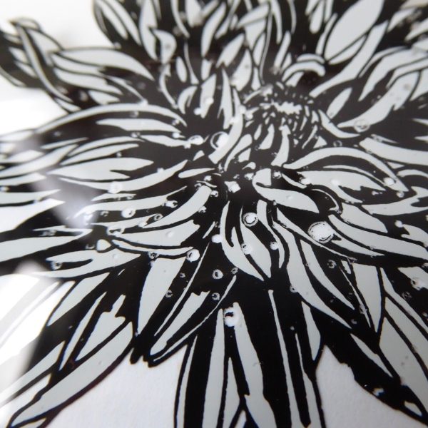 Chance Glass Silhouette Black & white floral set 3 plates. Vintage Flowers 1960s - Image 8