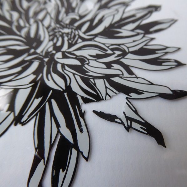 Chance Glass Silhouette Black & white floral set 3 plates. Vintage Flowers 1960s - Image 9