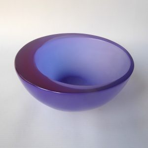 Christy lucite perspex large 8" geode bowl, flat rim, round. Mauve indigo lilac