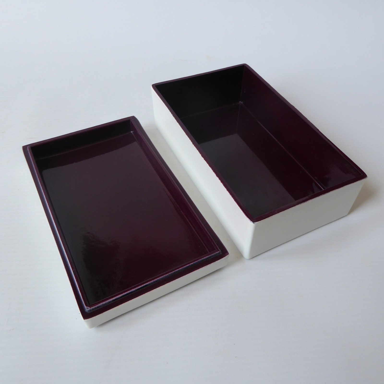 Elizabeth Arden Japanese jewellery/trinket box, burgundy & white lacquered - Image 6