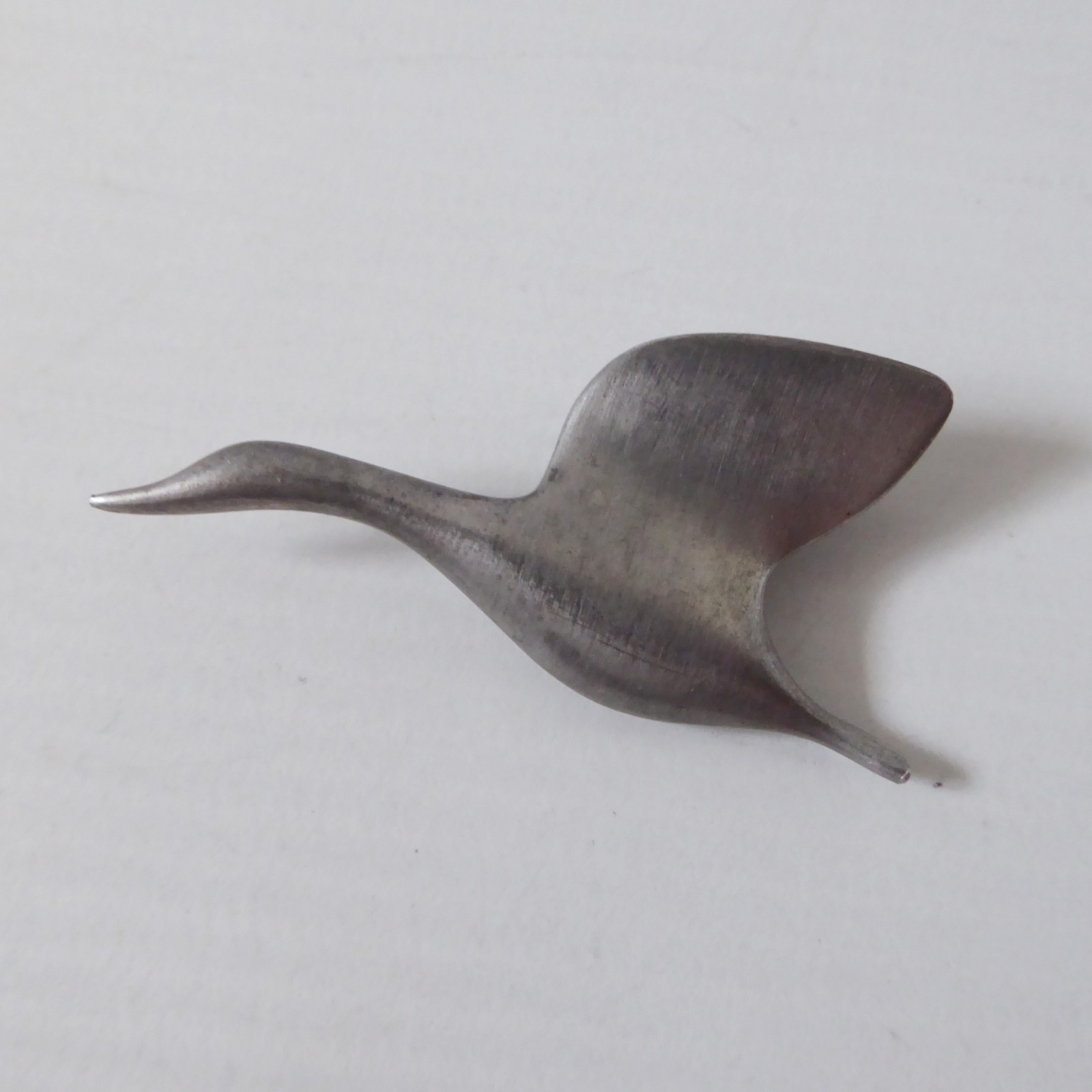 Frederick Design Canada goose modernist minimalist vintage brooch, flying bird - Image 3