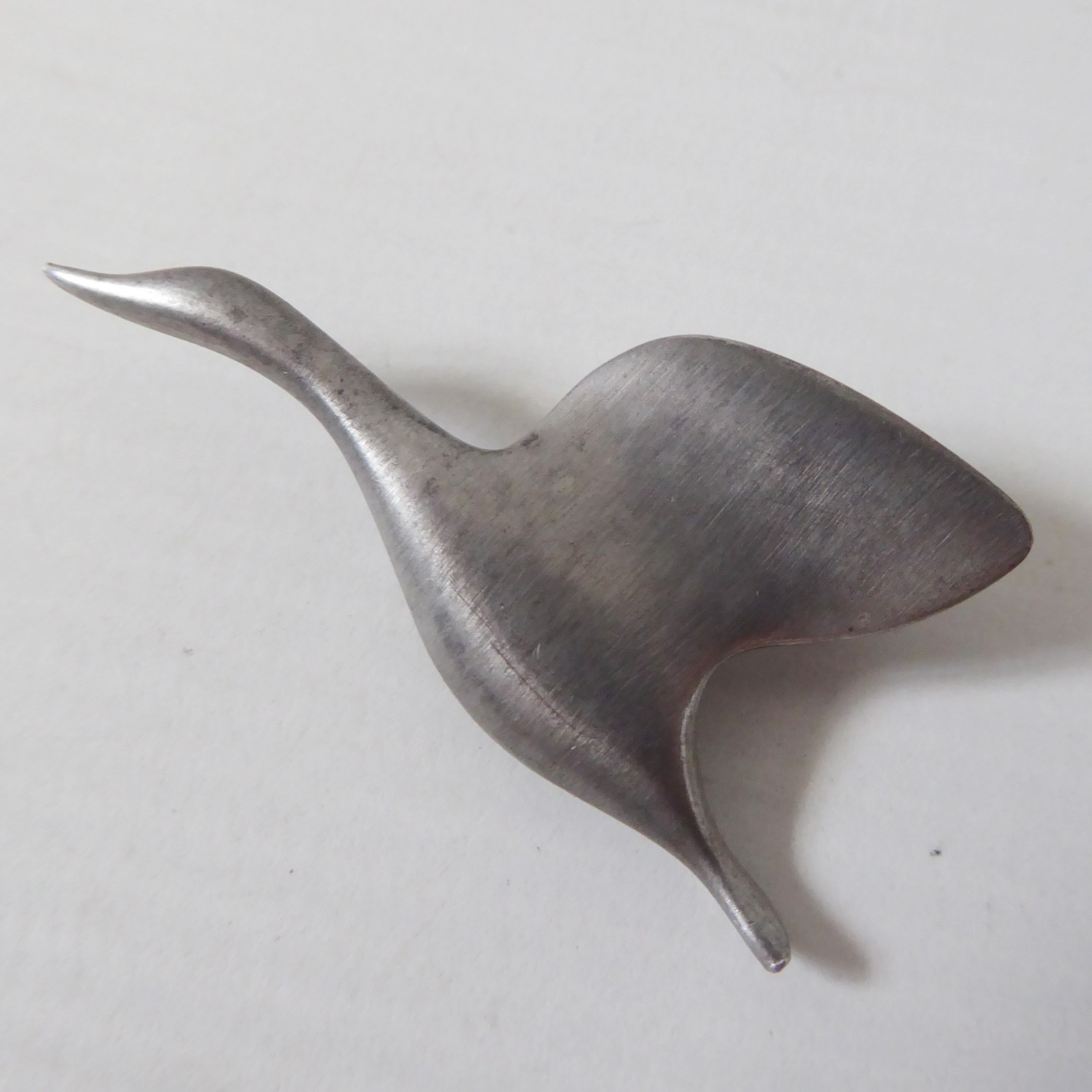 Frederick Design Canada goose modernist minimalist vintage brooch, flying bird - Image 4