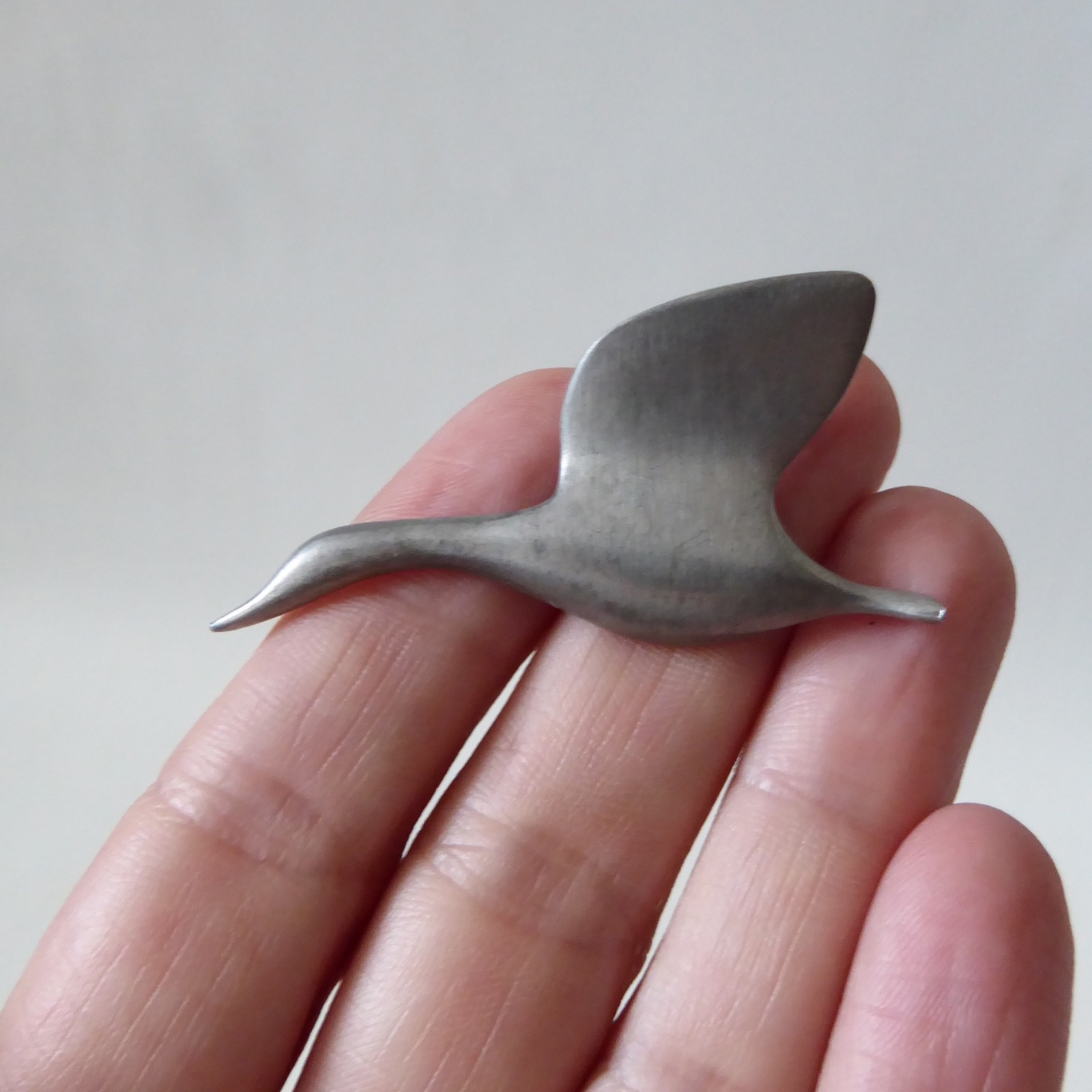 Frederick Design Canada goose modernist minimalist vintage brooch, flying bird - Image 9