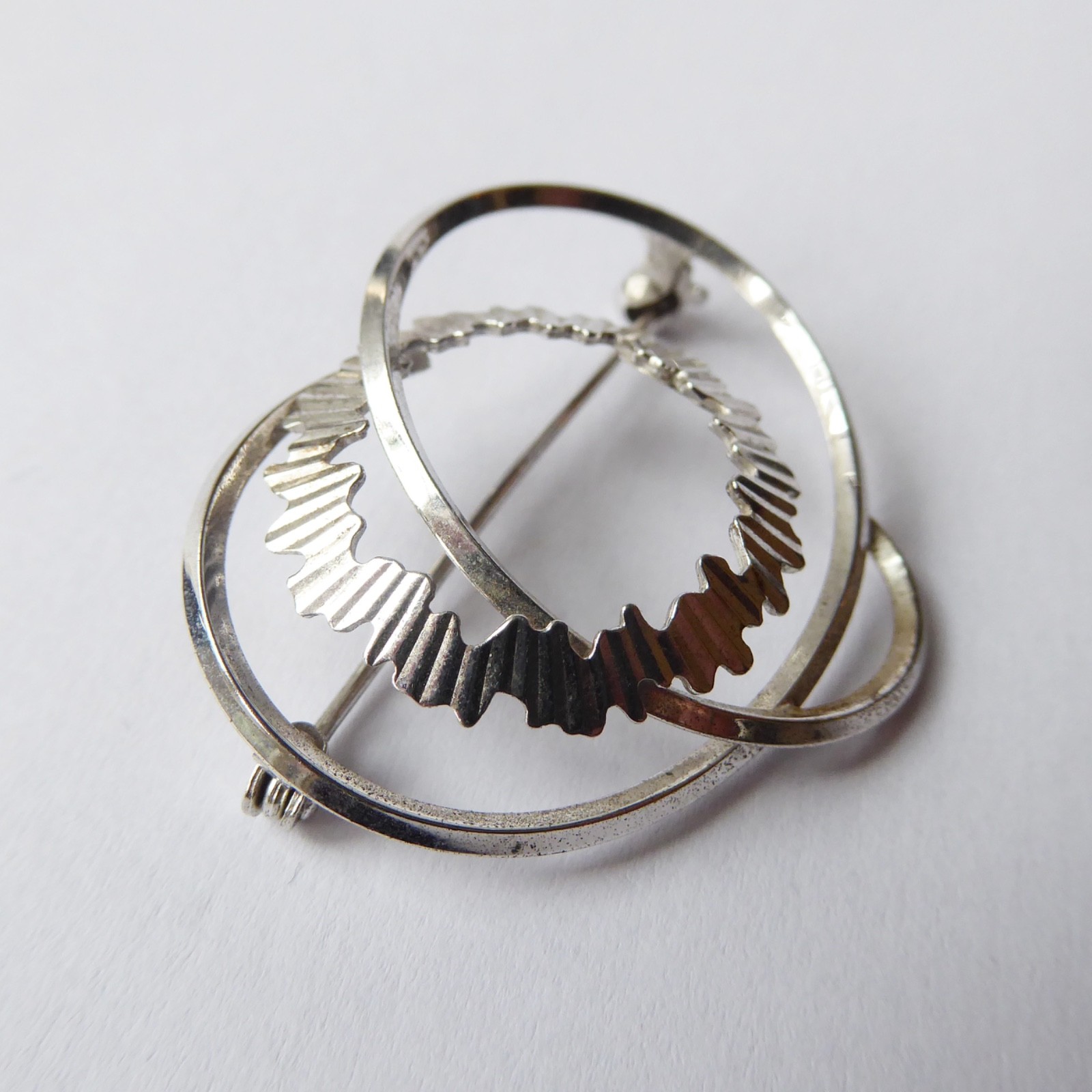 German vintage 800 silver brooch, modernist loops. K&L Kordes & Lichtenfels 60s - Image 4