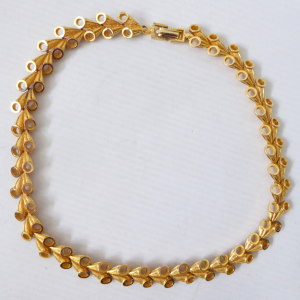 Gold tone vintage 1960s 1970s chunky choker necklace. Brutalist kitsch retro 17"
