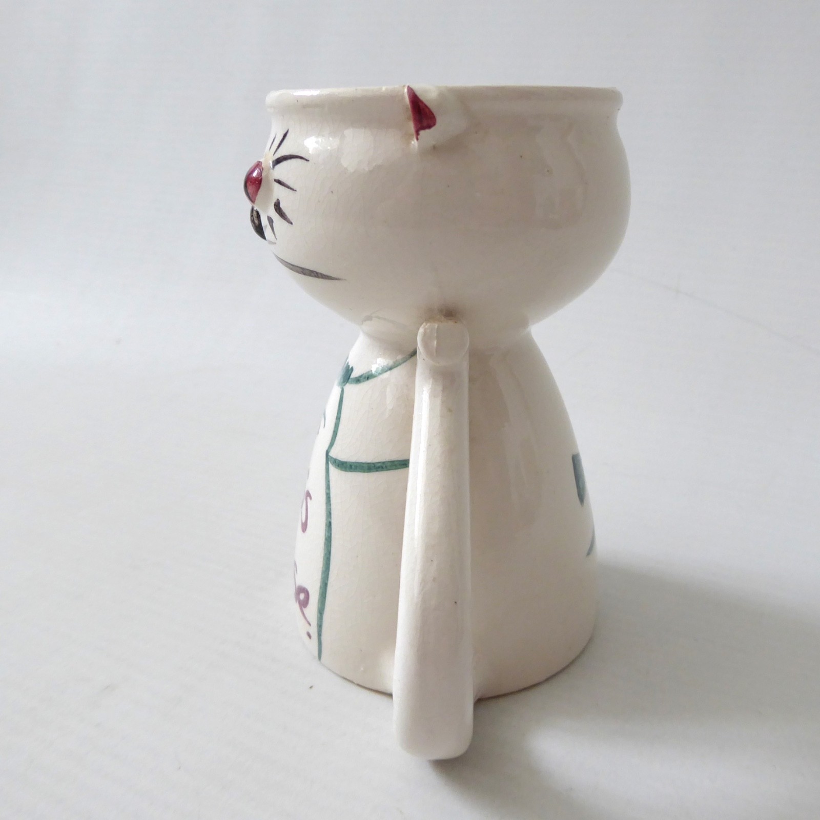 Hewett Ongar vintage pottery ceramic hand painted cute Miss Mouse egg cup, retro - Image 4