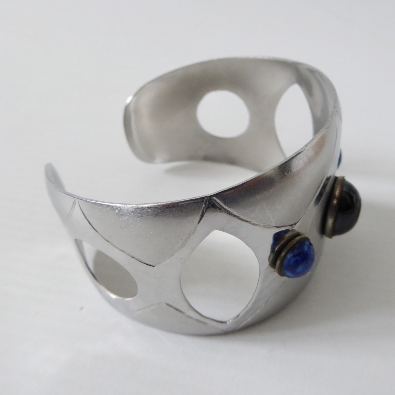 Moda Malta modernist retro stainless steel vintage cuff bracelet bangle & blue - Image 6