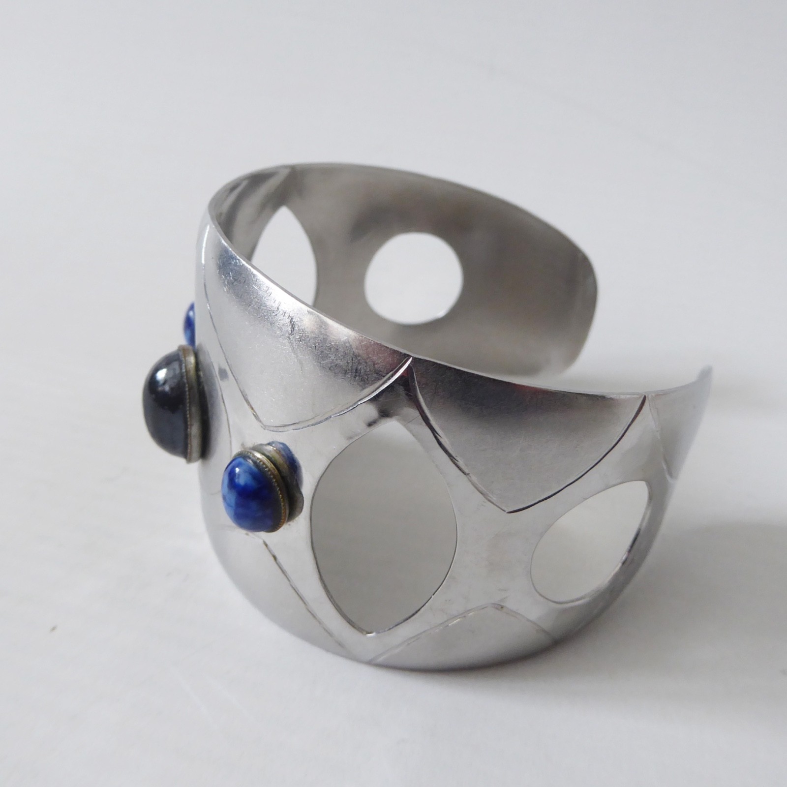 Moda Malta modernist retro stainless steel vintage cuff bracelet bangle & blue - Image 8
