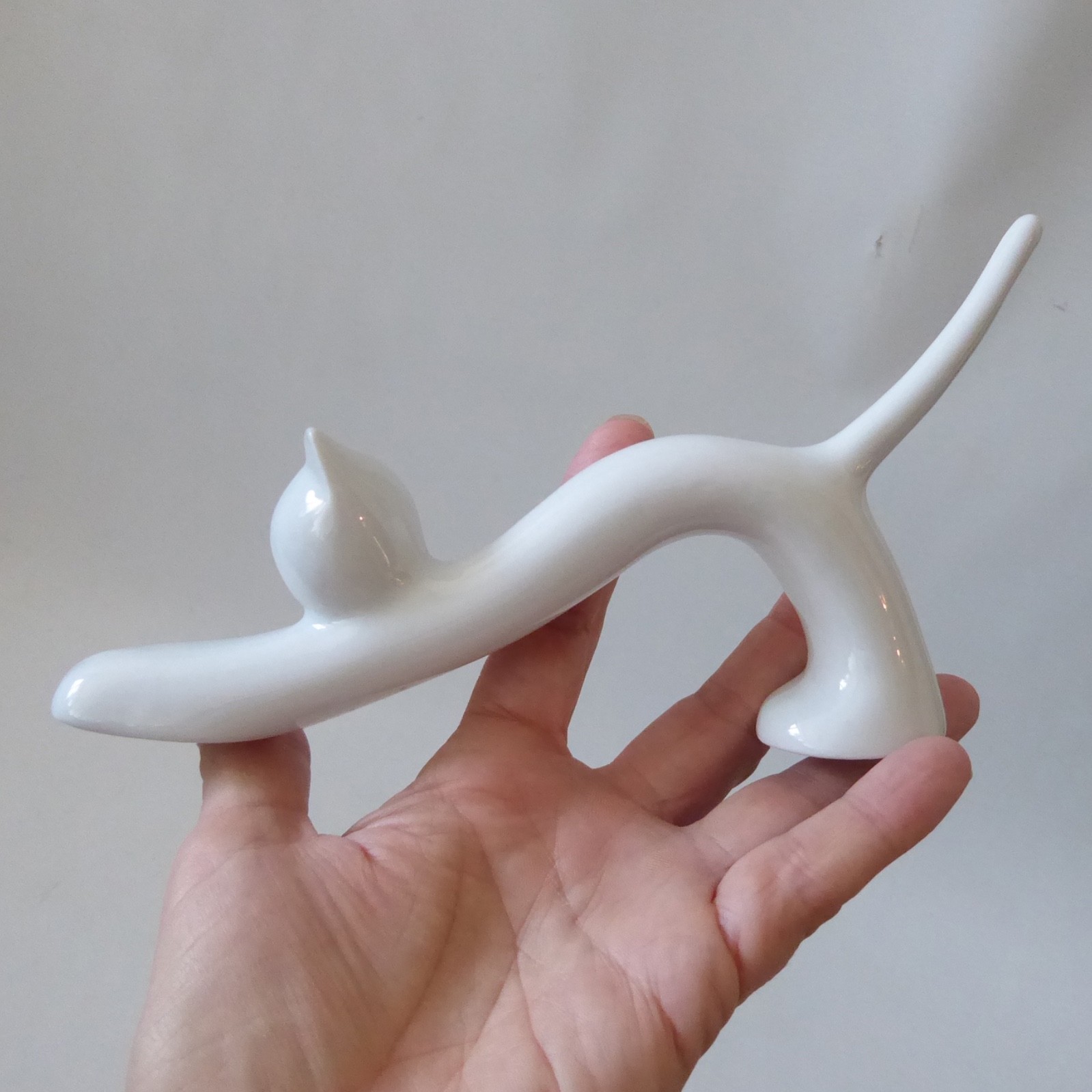 Naamen Israel white porcelain stretching cat figurine Modernist simplified 1970s - Image 2