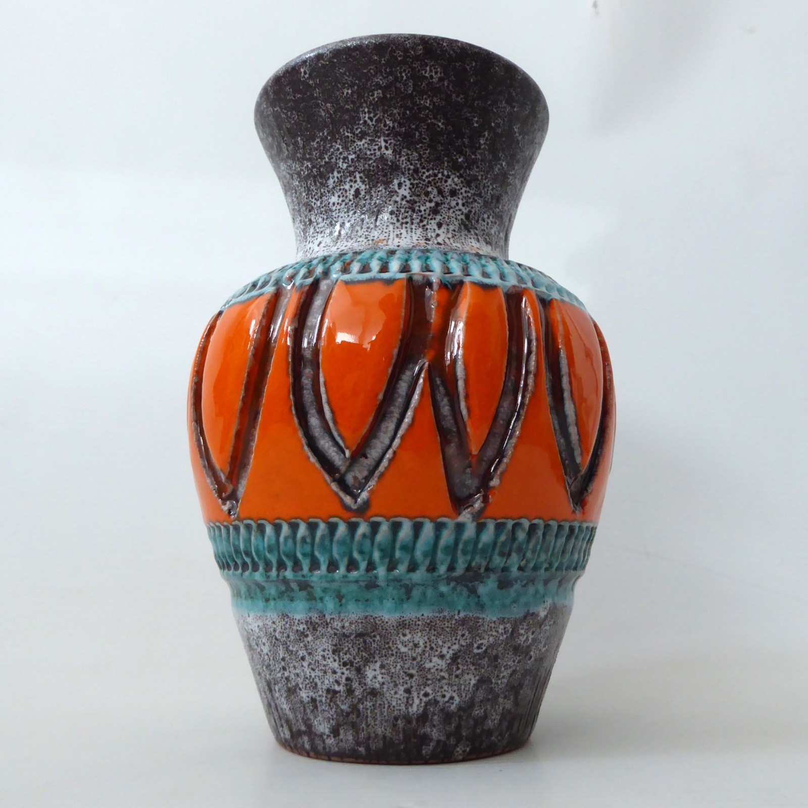 Nuovo Rinascimento art vase, mid century Italian pottery ceramic, orange & teal - Image 2