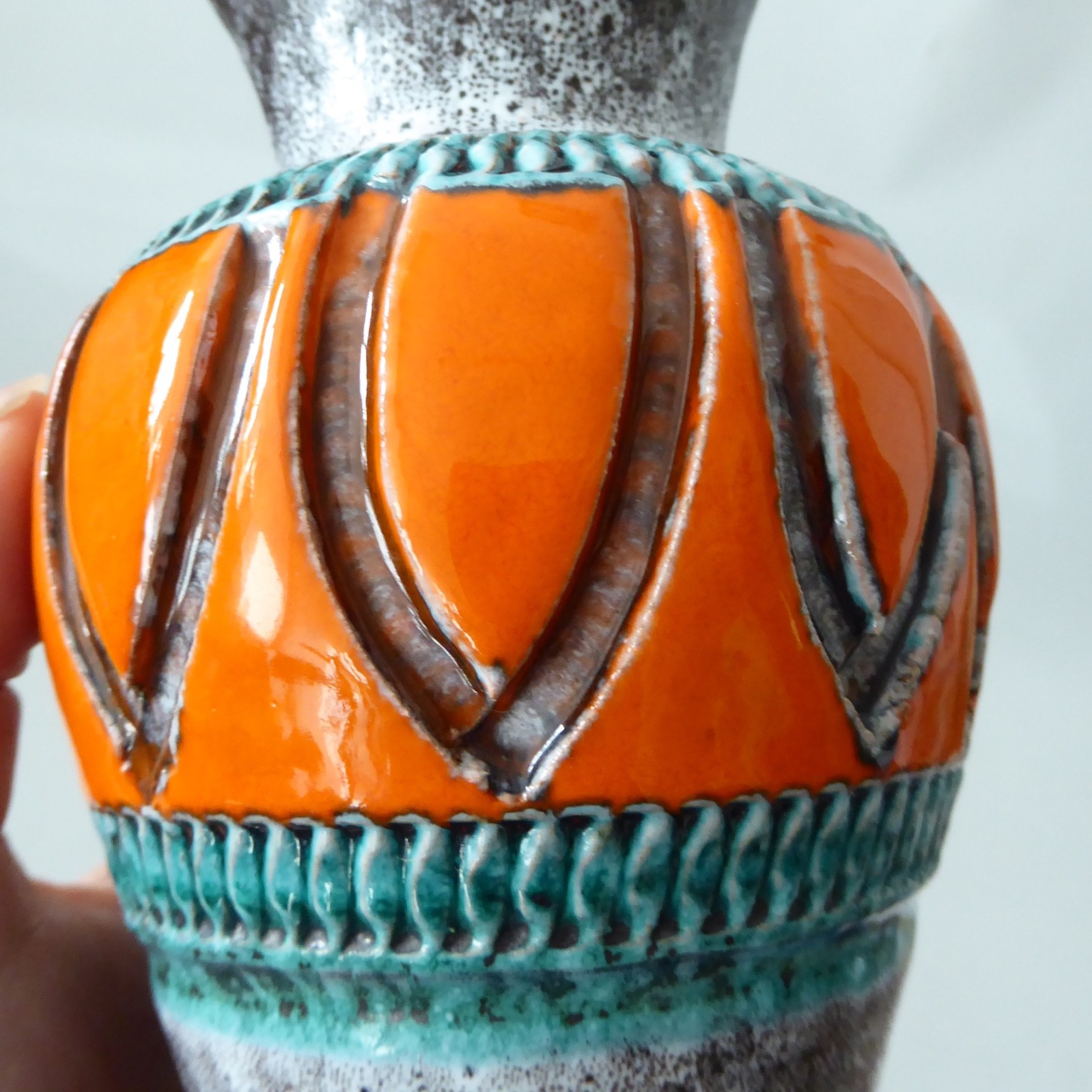 Nuovo Rinascimento art vase, mid century Italian pottery ceramic, orange & teal - Image 4