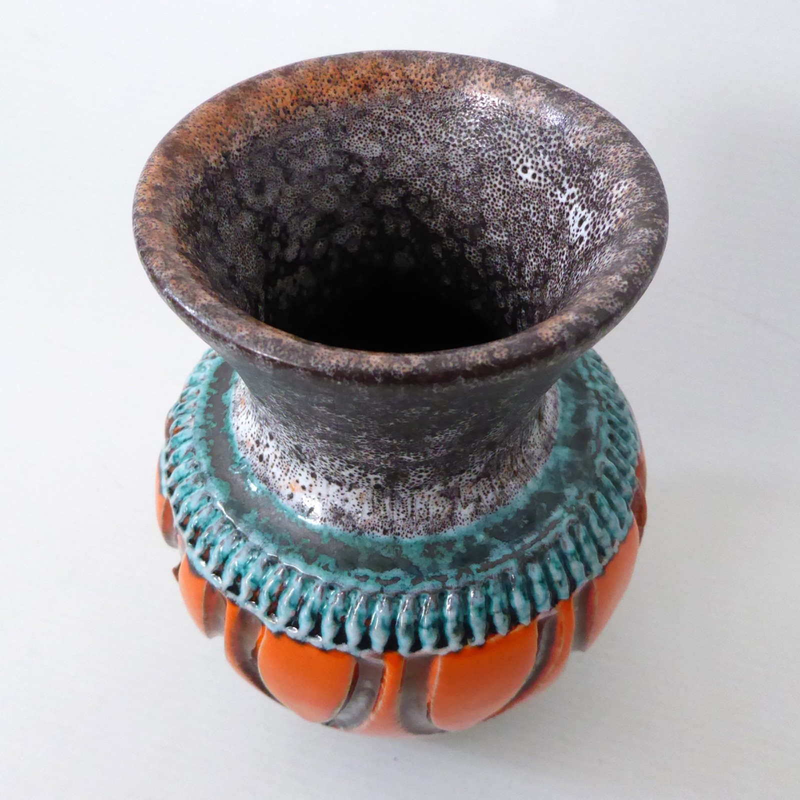 Nuovo Rinascimento art vase, mid century Italian pottery ceramic, orange & teal - Image 6