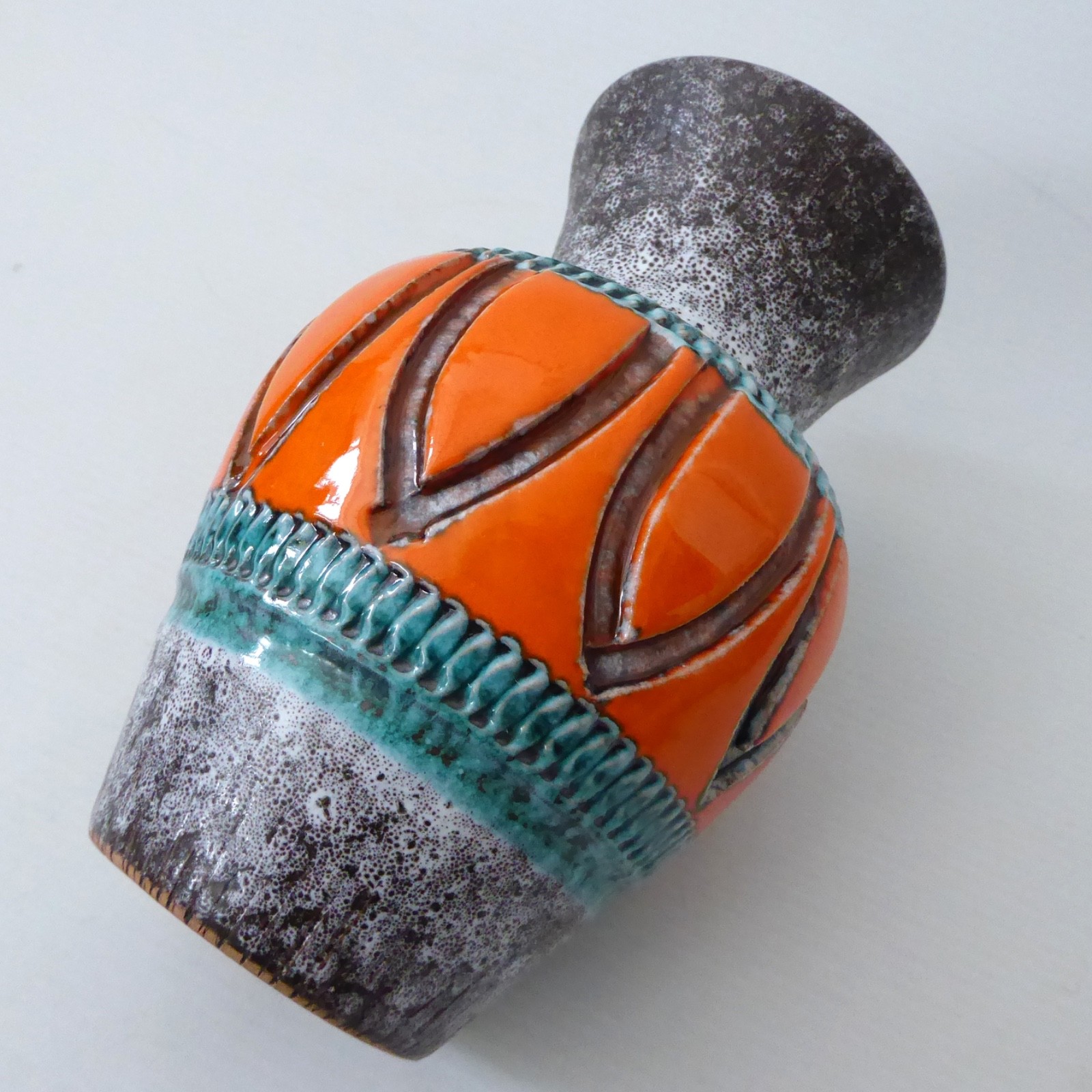 Nuovo Rinascimento art vase, mid century Italian pottery ceramic, orange & teal - Image 8
