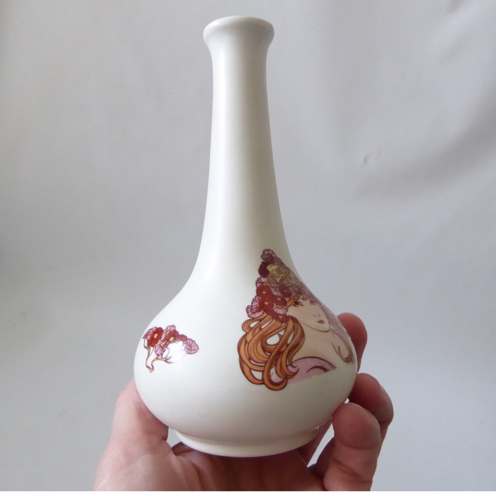 Poole Pottery Fleurie 6" bud vase. Ceramic Art Nouveau-style female 1979-1980 - Image 4