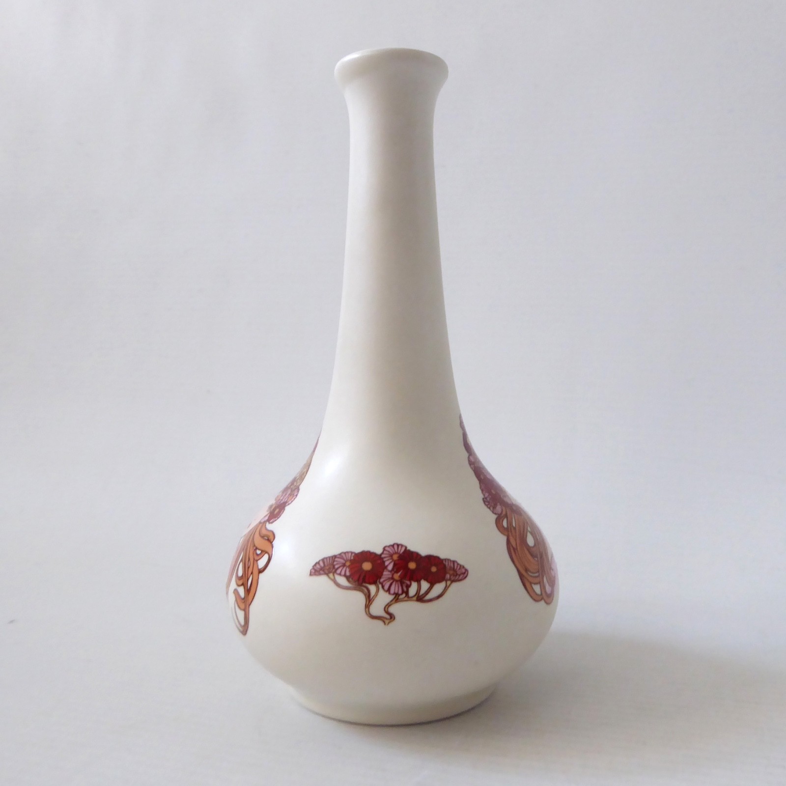 Poole Pottery Fleurie 6" bud vase. Ceramic Art Nouveau-style female 1979-1980 - Image 5
