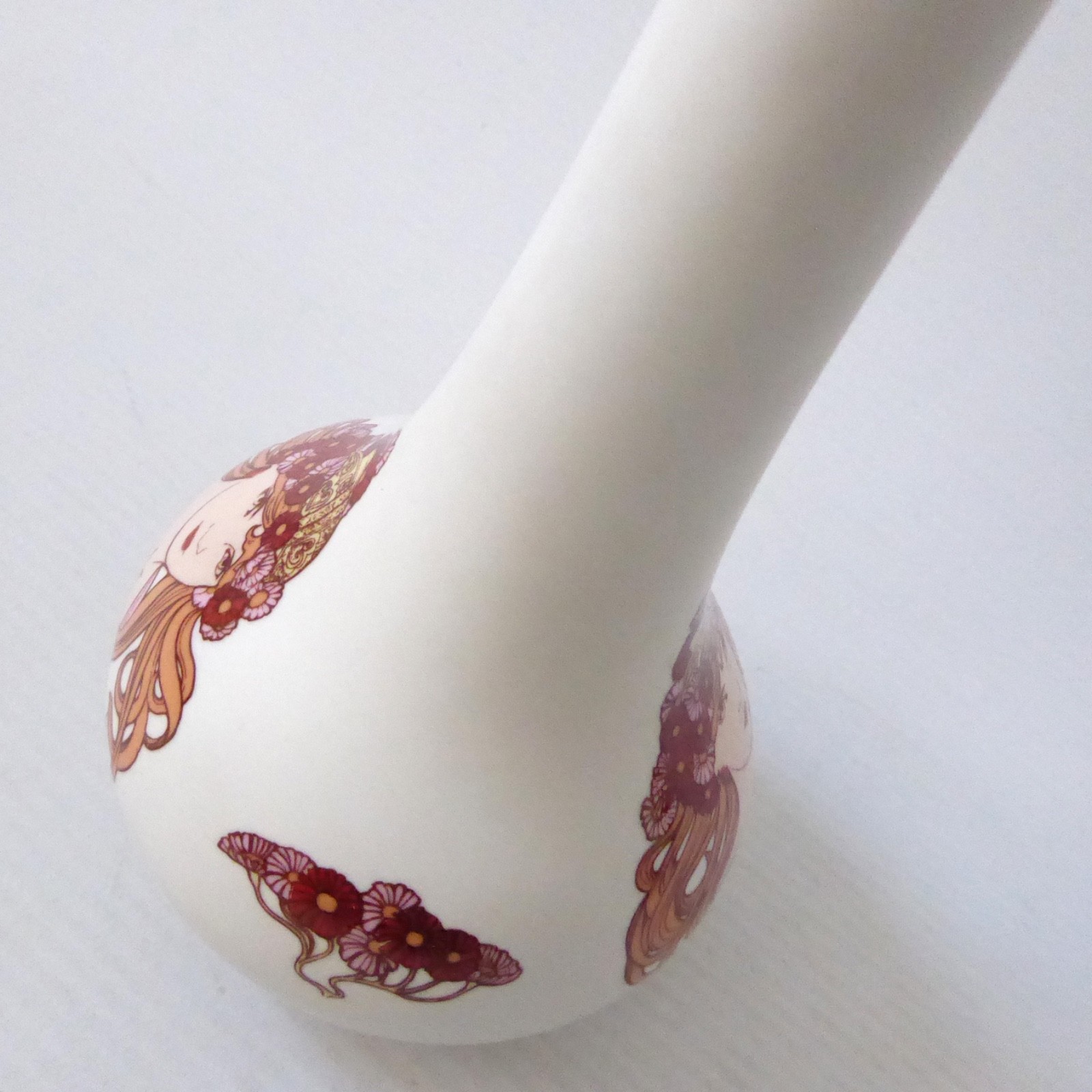 Poole Pottery Fleurie 6" bud vase. Ceramic Art Nouveau-style female 1979-1980 - Image 6