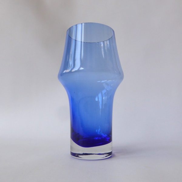 Riihimaki art glass vase, Aimo Okklin. 7" cased blue. Vintage Scandi retro MCM - Image 4