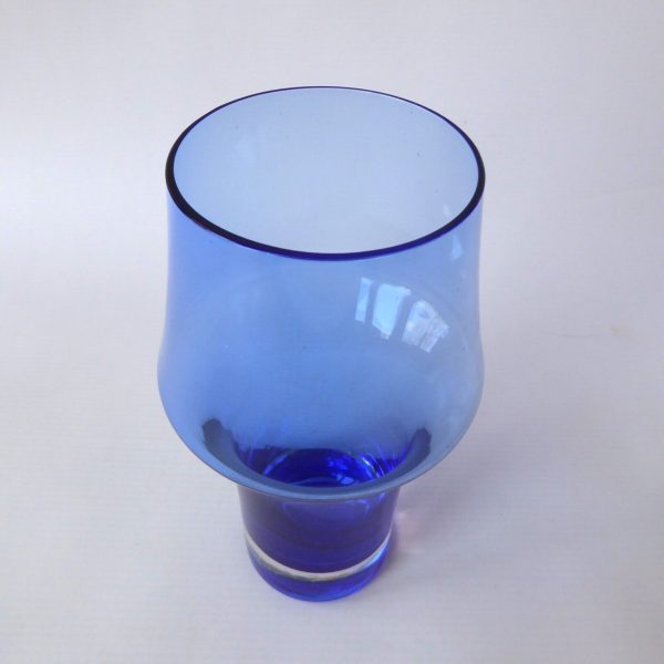 Riihimaki art glass vase, Aimo Okklin. 7" cased blue. Vintage Scandi retro MCM - Image 7