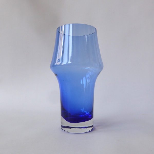 Riihimaki art glass vase, Aimo Okklin. 7" cased blue. Vintage Scandi retro MCM