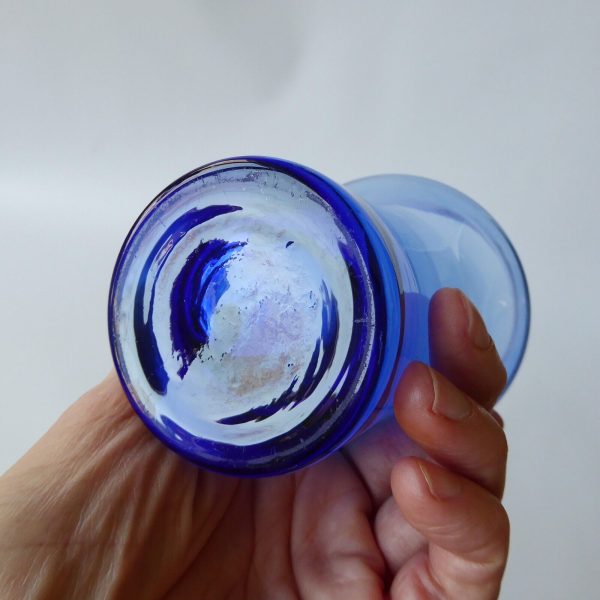Riihimaki art glass vase, Aimo Okklin. 7" cased blue. Vintage Scandi retro MCM - Image 9