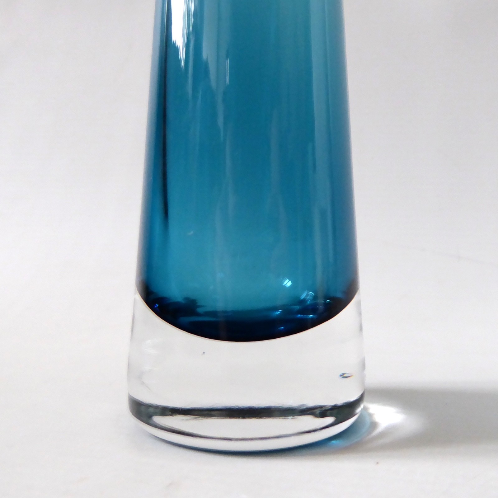 Scandinavian style indigo midnight blue tapered chimney art glass bud vase 8" - Image 4