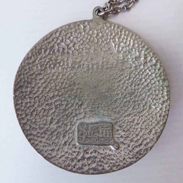 St Justin vintage pewter necklace, large medallion round pendant, 26" chain, 70s - Image 10