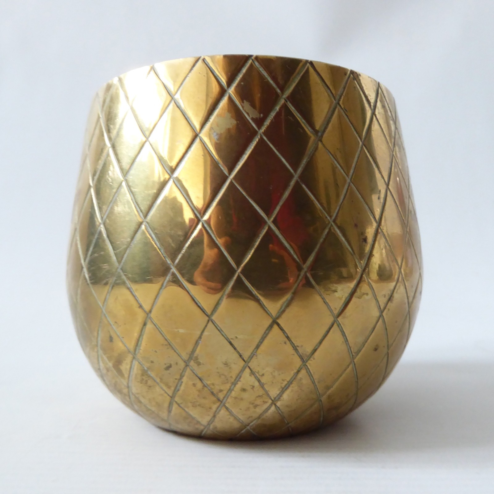 True vintage BRASS pineapple missing top. Ice bucket, plant pot holder, vase etc - Image 4