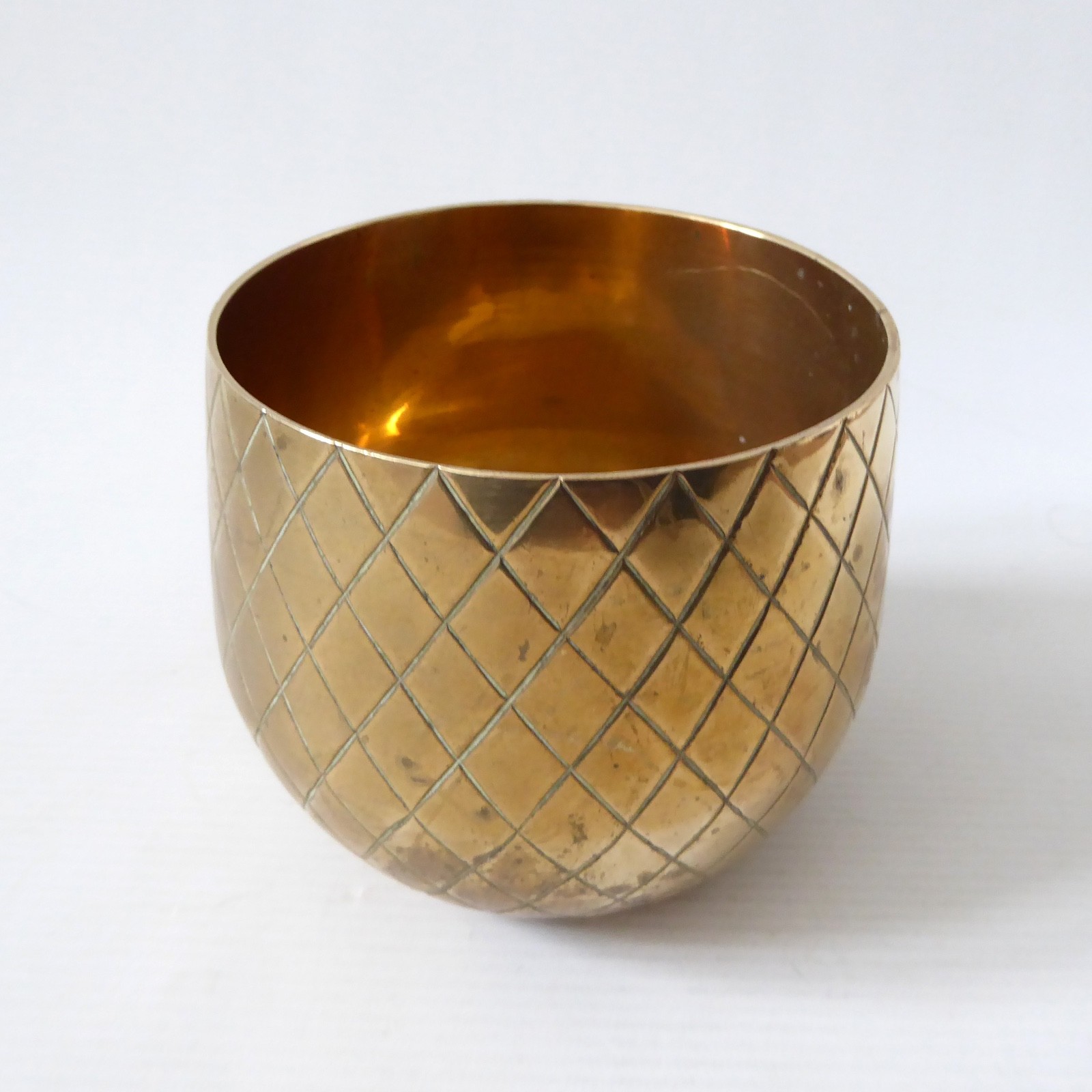 True vintage BRASS pineapple missing top. Ice bucket, plant pot holder, vase etc - Image 7